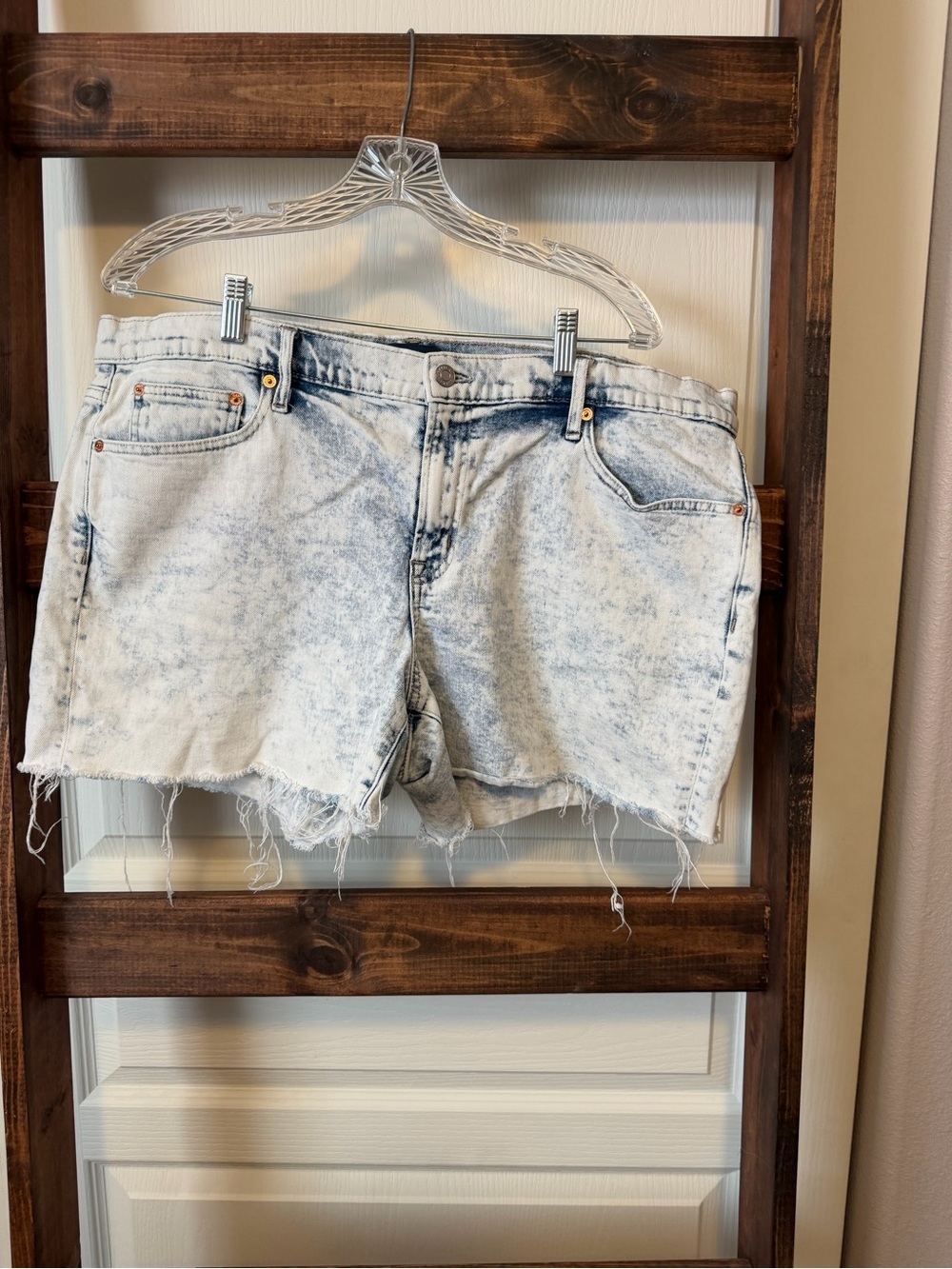 Gap Light Acid-Wash Denim Frayed Hem Women's Shorts